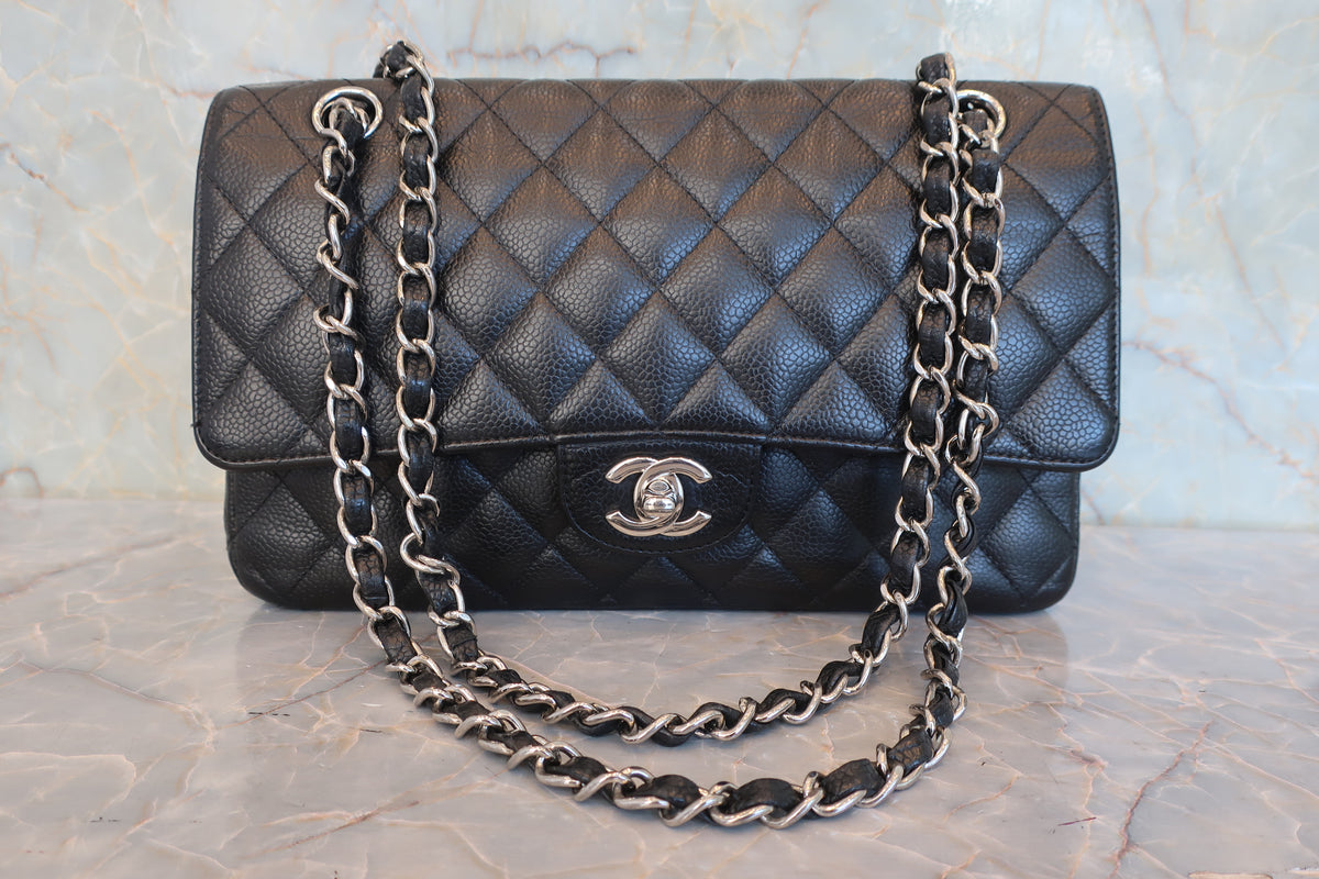 シャネル Vフラップ マトラッセ Wチェーンショルダーバッグ 黒 KD002 CHANEL/シャネル マトラッセWフラップWチェーンショルダーバッグ