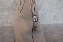 Load image into Gallery viewer, HERMES/BOLIDE 31 Clemence leather Craie D Engraving Shoulder bag 700100058