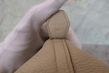 Load image into Gallery viewer, HERMES/BOLIDE 31 Clemence leather Craie D Engraving Shoulder bag 700100058