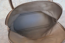 Load image into Gallery viewer, HERMES/BOLIDE 31 Clemence leather Craie D Engraving Shoulder bag 700100058