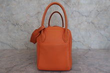 将图片加载到图库查看器,HERMES LINDY 30 Clemence leather Orange □P刻印 Shoulder bag 800030014