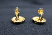 Load image into Gallery viewer, CHANEL CC mark earring Gold plate Gold Earring 500100123