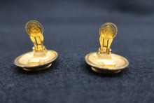 Load image into Gallery viewer, CHANEL CC mark earring Gold plate Gold Earring 500100123
