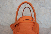 画像をギャラリービューアに読み込む, HERMES/エルメス リンディ30 トリヨンクレマンス オレンジ □P刻印 ショルダーバッグ 800030014
