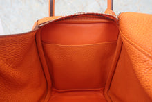 画像をギャラリービューアに読み込む, HERMES/エルメス リンディ30 トリヨンクレマンス オレンジ □P刻印 ショルダーバッグ 800030014