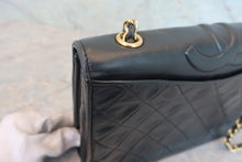 Load image into Gallery viewer, CHANEL Matelasse chain shoulder bag Lambskin Black/Gold hadware Shoulder bag 800030146