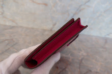 Load image into Gallery viewer, HERMES  Bearn Soufflet Crocodile Alligator Rose Sherazard □Q Engraving Wallet 400050183
