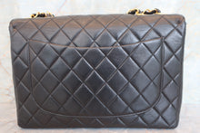 Load image into Gallery viewer, CHANEL Medium Matelasse single flap chain shoulder bag Lambskin Black/Gold hadware Shoulder bag 700070307