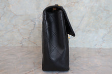 Load image into Gallery viewer, CHANEL Medium Matelasse single flap chain shoulder bag Lambskin Black/Gold hadware Shoulder bag 700070307