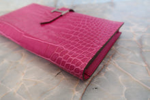 Load image into Gallery viewer, HERMES  Bearn Soufflet Crocodile Alligator Rose Sherazard □Q Engraving Wallet 400050183