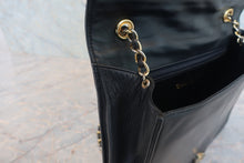 Load image into Gallery viewer, CHANEL Matelasse chain shoulder bag Lambskin Black/Gold hadware Shoulder bag 800030146