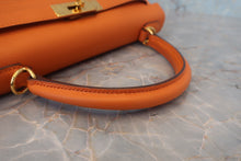 画像をギャラリービューアに読み込む, HERMES/エルメス ケリー28 ヴォーエプソン オレンジ □J刻印 ショルダーバッグ 800020027