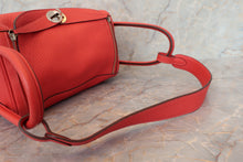 Load image into Gallery viewer, HERMES LINDY 26 Clemence leather Rouge pivoine T Engraving Shoulder bag 700020027