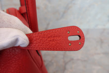Load image into Gallery viewer, HERMES LINDY 26 Clemence leather Rouge pivoine T Engraving Shoulder bag 700020027