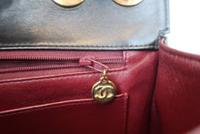 Load image into Gallery viewer, CHANEL Medium Matelasse single flap chain shoulder bag Lambskin Black/Gold hadware Shoulder bag 700070307