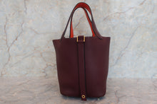 画像をギャラリービューアに読み込む, HERMES/エルメス ピコタンロックエクラPM トリヨンクレマンス/ヴォースイフト プルーン/オレンジポピー T刻印 ハンドバッグ 700110161