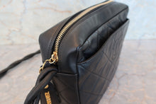 Load image into Gallery viewer, CHANEL Medium Matelasse shoulder bag Lambskin Black/Gold hadware Shoulder bag 700100112