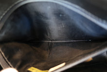 Load image into Gallery viewer, CHANEL Medium Matelasse shoulder bag Lambskin Black/Gold hadware Shoulder bag 700100112