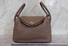Load image into Gallery viewer, HERMES LINDY 26 Clemence leather Etoupe gray □N Engraving Shoulder bag 700040158