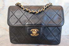 Load image into Gallery viewer, CHANEL Mini matelasse chain shoulder bag Lambskin Black/White/Gold hadware Shoulder bag 700100077