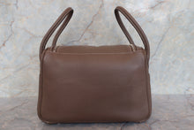 Load image into Gallery viewer, HERMES LINDY 26 Clemence leather Etoupe gray □N Engraving Shoulder bag 700040158