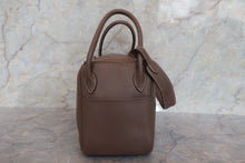 Load image into Gallery viewer, HERMES LINDY 26 Clemence leather Etoupe gray □N Engraving Shoulder bag 700040158