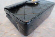 Load image into Gallery viewer, CHANEL Mini matelasse chain shoulder bag Lambskin Black/White/Gold hadware Shoulder bag 700100077