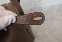 Load image into Gallery viewer, HERMES LINDY 26 Clemence leather Etoupe gray □N Engraving Shoulder bag 700040158
