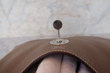 Load image into Gallery viewer, HERMES LINDY 26 Clemence leather Etoupe gray □N Engraving Shoulder bag 700040158