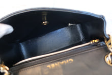 Load image into Gallery viewer, CHANEL Mini matelasse chain shoulder bag Lambskin Black/White/Gold hadware Shoulder bag 700100077