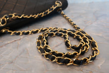 Load image into Gallery viewer, CHANEL Matelasse By color chain shoulder bag Lambskin Black/Red/Gold hadware Shoulder bag 700100093