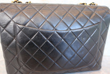 Load image into Gallery viewer, CHANEL Medium Matelasse single flap chain shoulder bag Lambskin Black/Gold hadware Shoulder bag 700100101