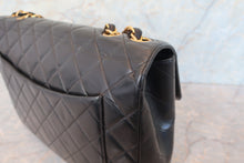 Load image into Gallery viewer, CHANEL Medium Matelasse single flap chain shoulder bag Lambskin Black/Gold hadware Shoulder bag 700100101