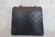 Load image into Gallery viewer, CHANEL Matelasse chain shoulder bag Lambskin Black/Gold hadware Shoulder bag 700060231
