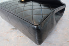 Load image into Gallery viewer, CHANEL Medium Matelasse single flap chain shoulder bag Lambskin Black/Gold hadware Shoulder bag 700100101