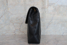Load image into Gallery viewer, CHANEL Matelasse chain shoulder bag Lambskin Black/Gold hadware Shoulder bag 700060231