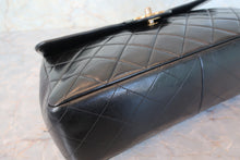 Load image into Gallery viewer, CHANEL Medium Matelasse single flap chain shoulder bag Lambskin Black/Gold hadware Shoulder bag 700100101