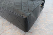 Load image into Gallery viewer, CHANEL Matelasse chain shoulder bag Lambskin Black/Gold hadware Shoulder bag 700060231