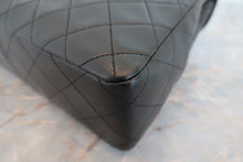 Load image into Gallery viewer, CHANEL Matelasse chain shoulder bag Lambskin Black/Gold hadware Shoulder bag 700060231