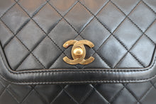 Load image into Gallery viewer, CHANEL Matelasse chain shoulder bag Lambskin Black/Gold hadware Shoulder bag 700060231