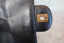 Load image into Gallery viewer, CHANEL Medium Matelasse single flap chain shoulder bag Lambskin Black/Gold hadware Shoulder bag 700100101