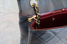 Load image into Gallery viewer, CHANEL Matelasse chain shoulder bag Lambskin Black/Gold hadware Shoulder bag 700060231