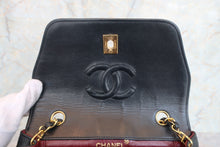 Load image into Gallery viewer, CHANEL Matelasse chain shoulder bag Lambskin Black/Gold hadware Shoulder bag 700060231
