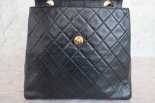 Load image into Gallery viewer, CHANEL Matelasse chain shoulder bag Lambskin Black/Gold hadware Shoulder bag 700060231