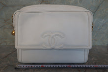 Load image into Gallery viewer, CHANEL CC mark chain shoulder bag Caviar skin White/Gold hadware Shoulder bag 700100121