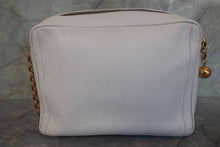 Load image into Gallery viewer, CHANEL CC mark chain shoulder bag Caviar skin White/Gold hadware Shoulder bag 700100121