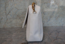 Load image into Gallery viewer, CHANEL CC mark chain shoulder bag Caviar skin White/Gold hadware Shoulder bag 700100121