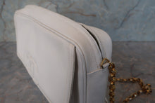 Load image into Gallery viewer, CHANEL CC mark chain shoulder bag Caviar skin White/Gold hadware Shoulder bag 700100121