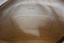 Load image into Gallery viewer, CHANEL CC mark chain shoulder bag Caviar skin White/Gold hadware Shoulder bag 700100121