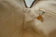 Load image into Gallery viewer, CHANEL CC mark chain shoulder bag Caviar skin White/Gold hadware Shoulder bag 700100121